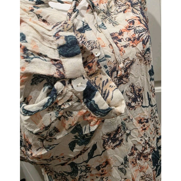 Lucky Brand Light Weight Mixed Floral Print Half Button Tie Front Blouse Size L - Picture 6 of 8